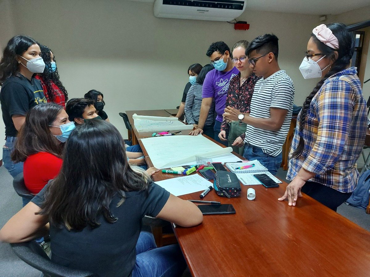 UNIdeNicOficial's tweet photo. Estudiantes del Proyecto ECO-UNI, recibiendo el curso "Bioclimatismo y Soluciones basadas en la naturaleza", impartido por miembro del intercambio Morgan Toisoul de la #ENTPE, con el apoyo del Br. Galeano y la Ing. Mena. @Uni_Farq
#39UNI
#SomosOrgullosamenteUNI❤️ https://t.co/KkmWDgYOby