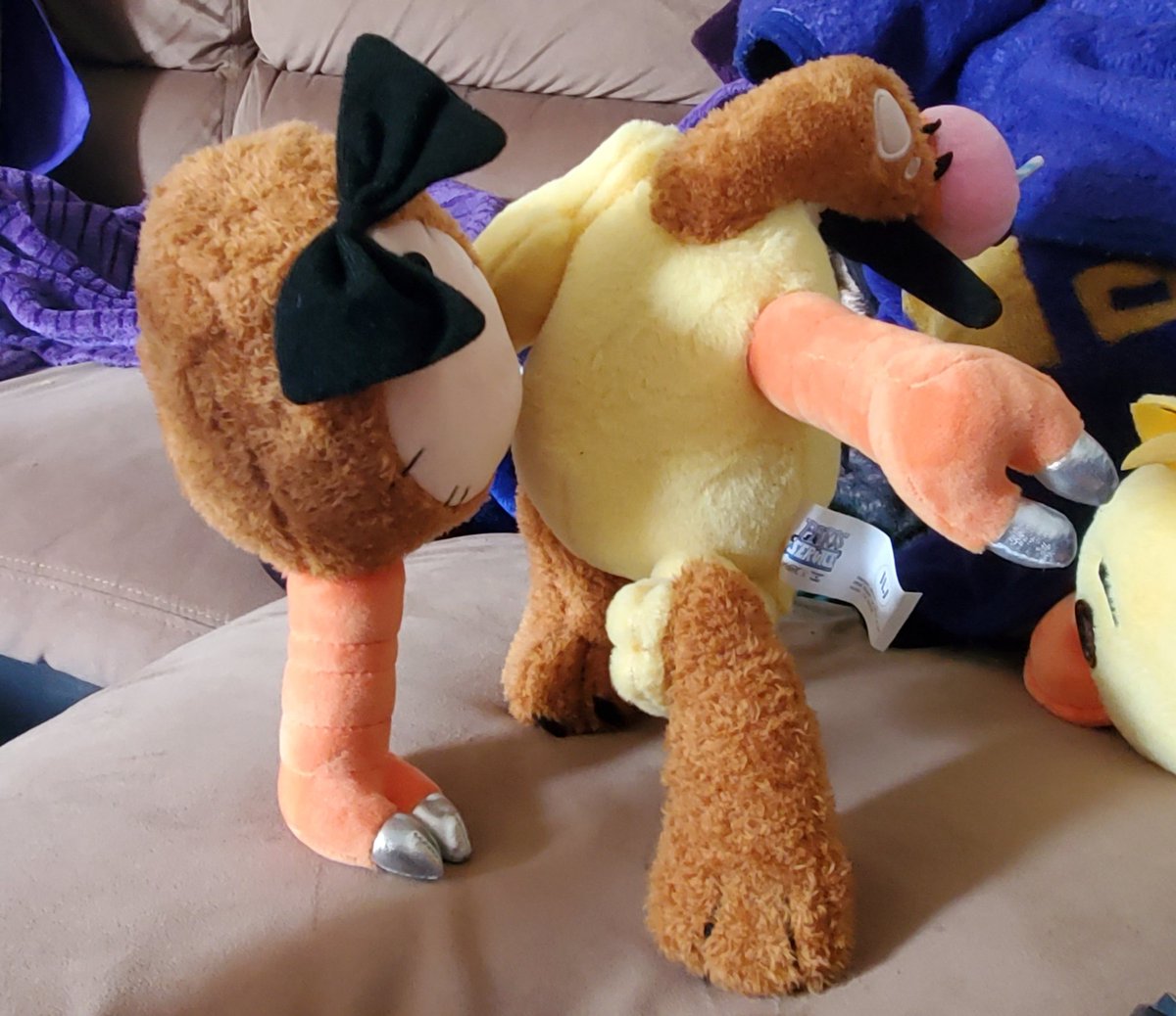 doodlebagins's tweet photo. I'm honestly not sure how this thing is able to stand but here it is #HexDrop2 https://t.co/DsgSlowzaW