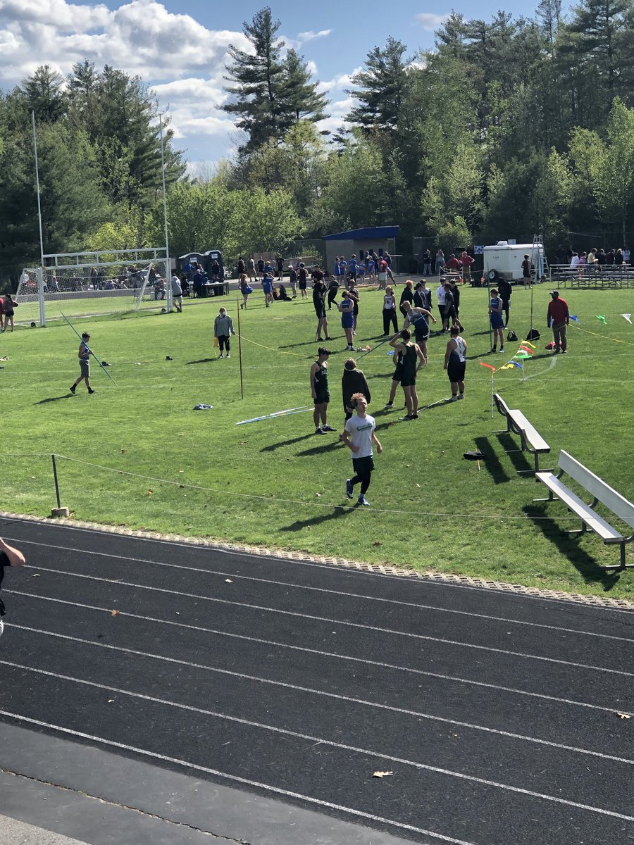 theburg76's tweet photo. With CMTFOA for the Mid-Wach E League Meet. #trackislife #bitbreezy https://t.co/QY8xUYjCpK