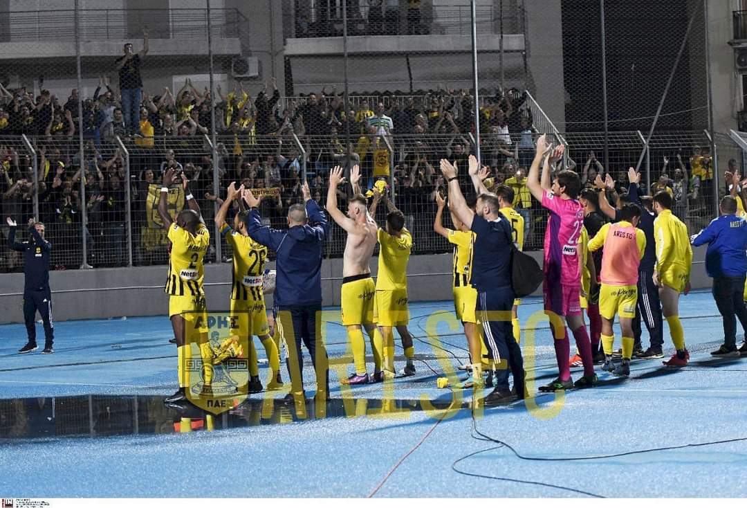 ARIS__FC's tweet photo. 🟡 Καλό βράδυ απ´τους «Ζωσιμάδες» ⚫
#ARISFC
#PASARIS
#SLplayoffs
#MatchDay10
#slgr #slgrinterwetten #VamosARIS https://t.co/SnGobWR8il