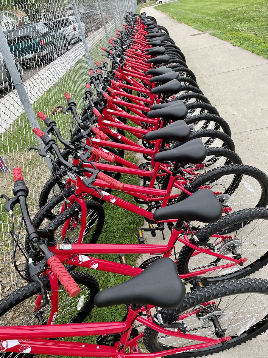 JenaeJenison's tweet photo. Today is @VarietyIowa bike distribution day at Findley Elementary! Variety helps make the dream of owning a bike a reality by providing bikes, helmets and locks to children throughout Iowa. Such a fun way to spend the afternoon. https://t.co/E3o8ZKvaDI