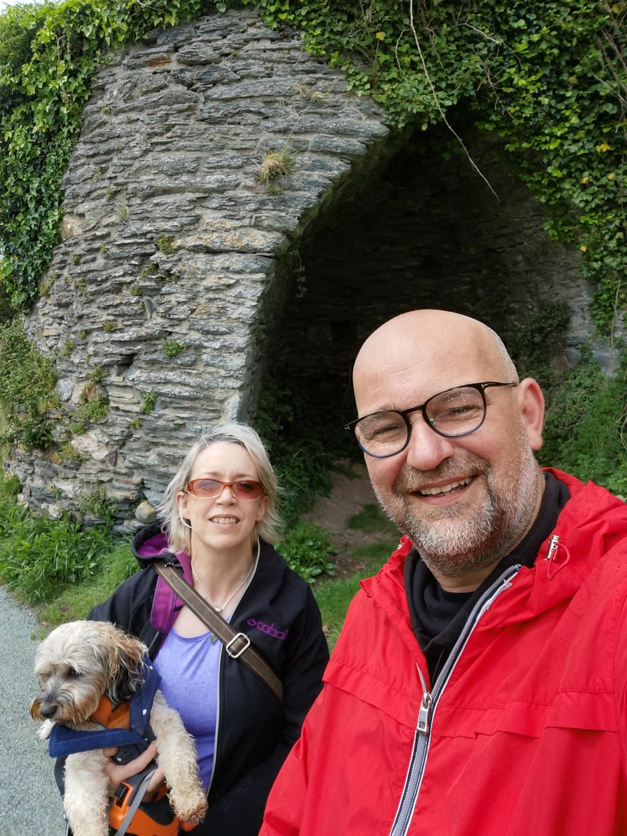 Great extended weekend away at @llwyngwairmanor with the bestie and the dogs. Great site, great walks and some culture thrown in. Great to have connections in beautiful surroundings #Wellbeing