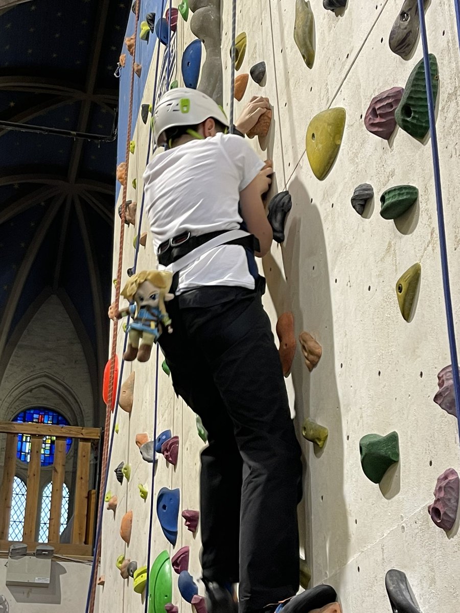 10thWidnes's tweet photo. Some scouts tonight out climbing improving their skills to gain there climbing activity badge! https://t.co/pQSBs3StlJ