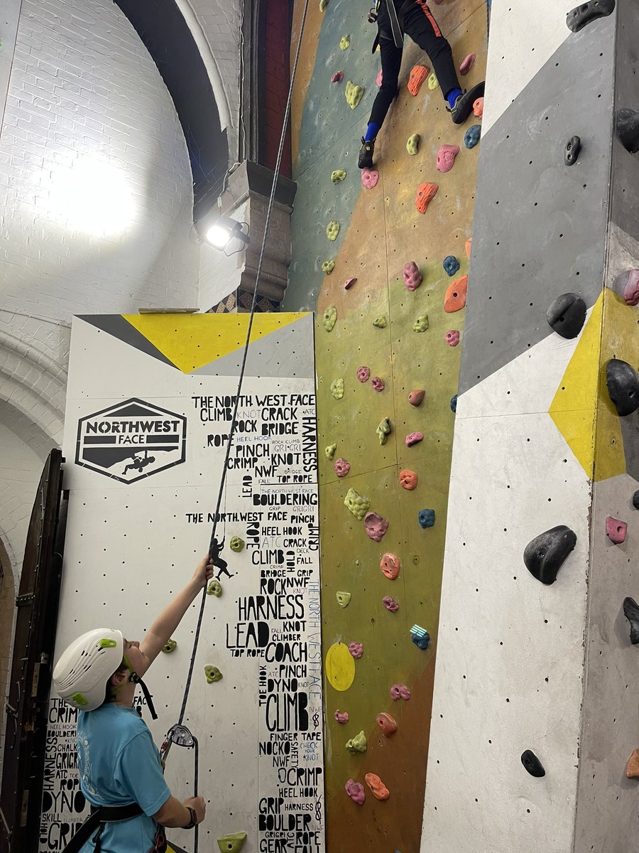 10thWidnes's tweet photo. Some scouts tonight out climbing improving their skills to gain there climbing activity badge! https://t.co/pQSBs3StlJ