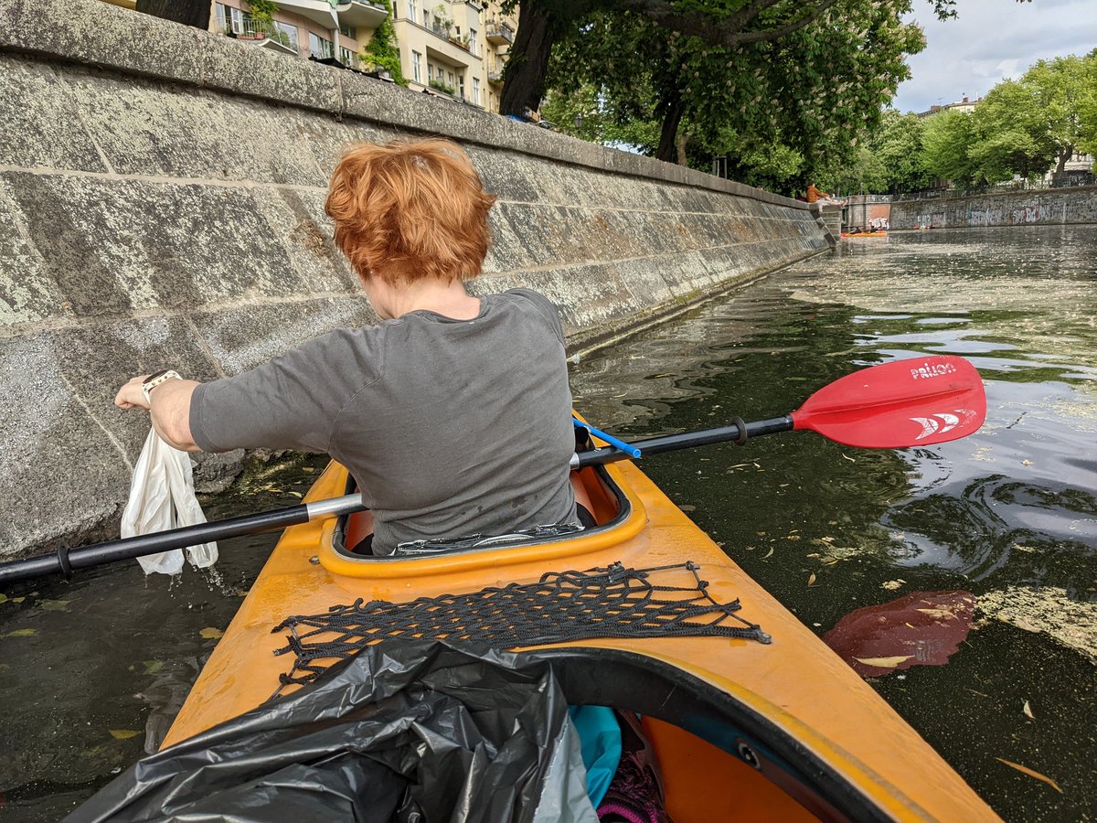 Laura_CSW's tweet photo. Familiar territory today....a litterpick on the Landwehrkanal with #CleanRiverProject. https://t.co/gqdYMBVeeT #paddlepickup #volunteering #berlin #sabbatical https://t.co/3Wxn0g9C0C https://t.co/vJ2tFIFky4