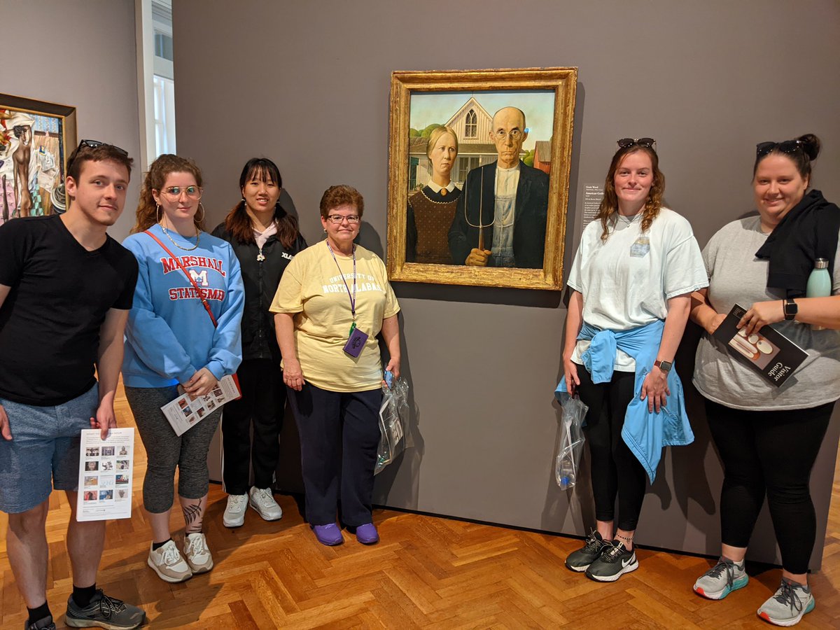 una_geo's tweet photo. #una_geo is in Chicago! Thirteen students plus Dr Balentine and Dr Pretes are on a geography study away program to learn about immigration and neighborhood change, impacts of globalization, urban problems, culture and the arts, and the importance of the river and lake. https://t.co/VkpDCoGfgf