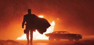 AzizOzerFilm's tweet photo. The Batman ‘ı izliyorum…Bayram yüzünden şehir sokakları dolu. Suçlular yılan gibi saldırmak için karmaşanın işinde bekliyor.Burası büyük bir şehir, her yerde olamam.Gölgelerde saklandığımı sanıyorlar. Ama ben gölgenin ta kendisiyim.” https://t.co/IzNl1ql6FN