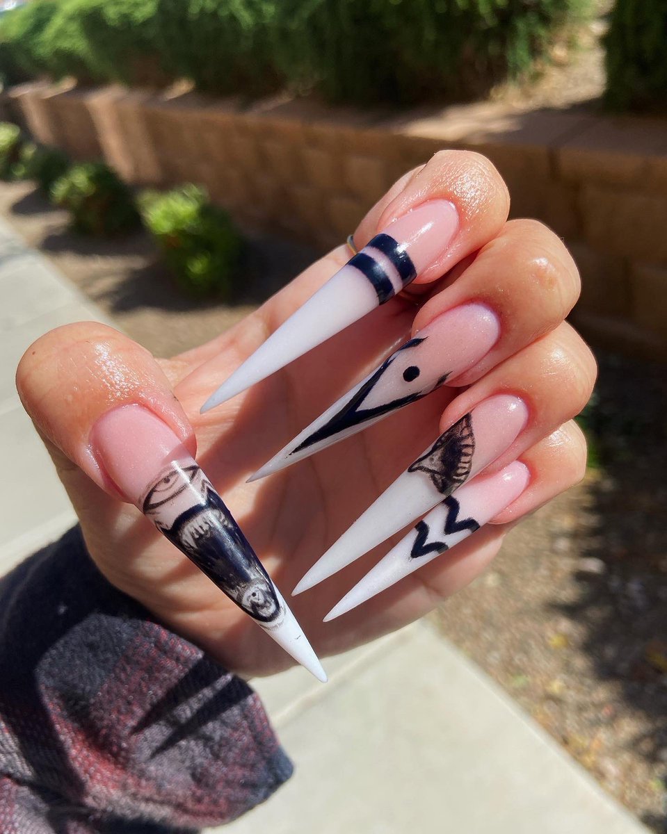 saracakes_'s tweet photo. I'm a newly at-home only nail tech with  5 years experience and am looking to grow my clientele! The link in my bio will take you to my instagram page where you can DM to book with me💫 https://t.co/RsgnzoOm1q