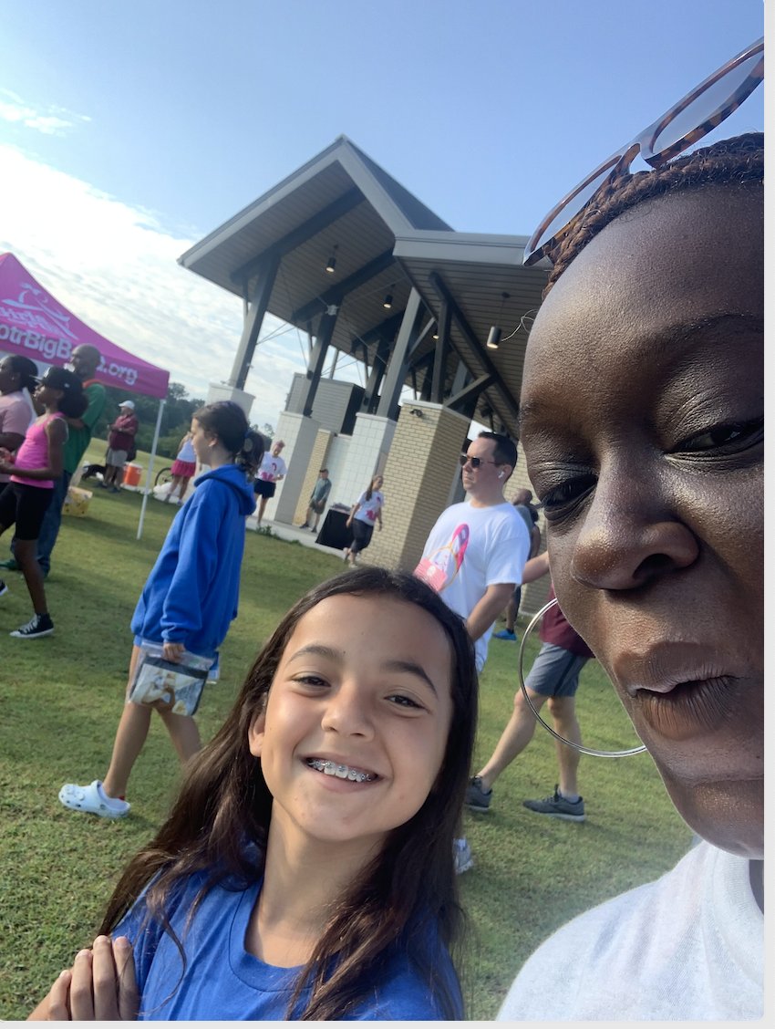 FasigBrooks's tweet photo. These Girls were unstoppable as Dana Brooks gave a pre-race pep talk: Girls are meant to be who and what ever they want to be in life! We love Girls on the Run! #GirlsOnTheRun #ComeBackStronger #FunctionalFeminism #empoweringyouth #personalinjurylawyer #accidentAttorneys https://t.co/ZQwATC5dCj