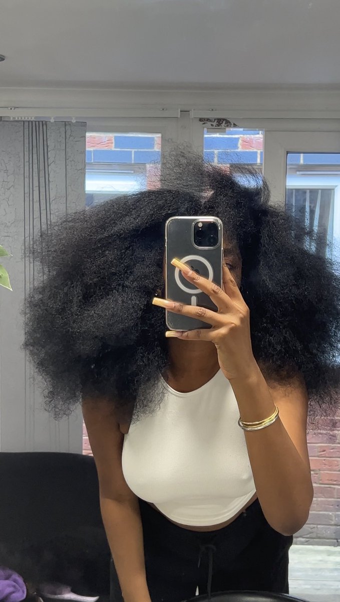 Dazhaneleah's tweet photo. Leaving the wigs behind to get micro links that blend seamlessly with your natural hair >> https://t.co/h602e74Lk9