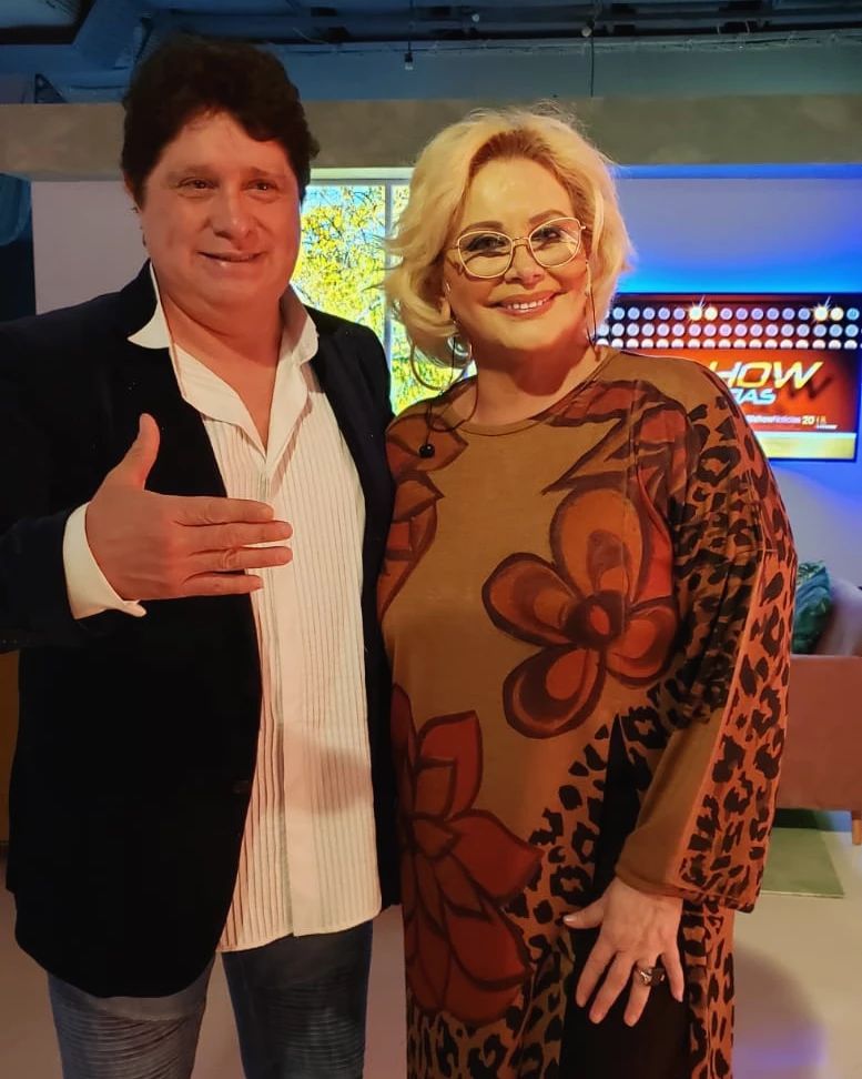YoDanielCardozo's tweet photo. Muchas gracias por la invitación @Carmen_LaLeona y a todo tu equipo de @manianisimaok y a la producción de @ciudad_magazine 

Prensa: @comunical https://t.co/icf05JTBtd