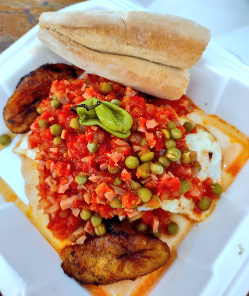 Gabriela251176's tweet photo. Lo que hace especiales a los Huevos Motuleños es su salsa, pero eso sí nunca saben igual que en el mismísimo Motul 🥰 #ComidaTime #MotulCity #VoyAExtrañar ❤️🥰 https://t.co/6MRB8kSXXR