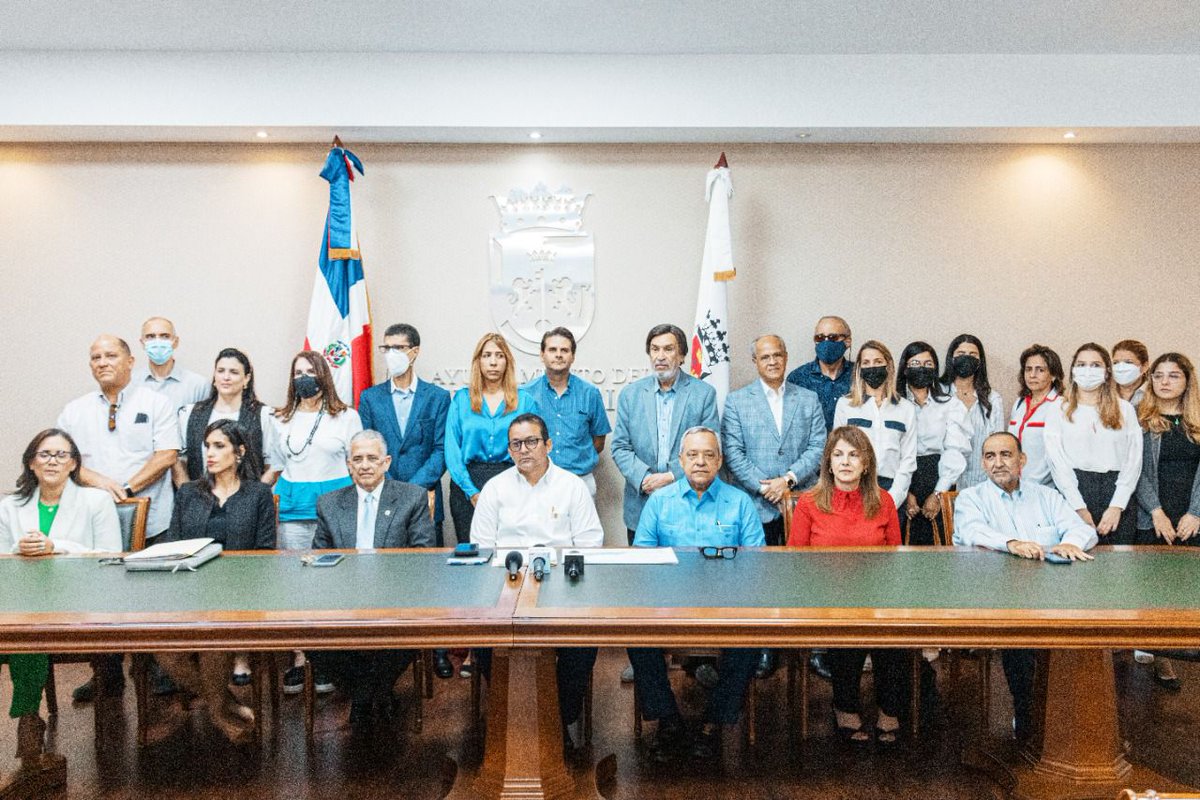 rcavada's tweet photo. ADN y Junta de Vecinos procederán legalmente contra centro educativo opera sin permiso 
https://t.co/Mu6sq7A6xv

La Alcaldía del Distrito Nacional y la Junta de Vecinos de Los Cacicazgos han unificado esfuerzos para proceder legalmente contra la... https://t.co/Yu1Q57qRyw
