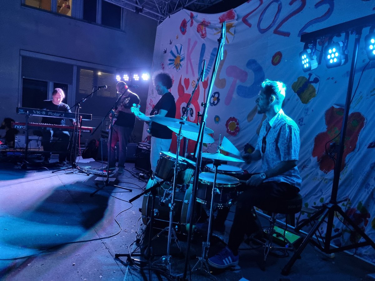 Smaal Tokk tweet media