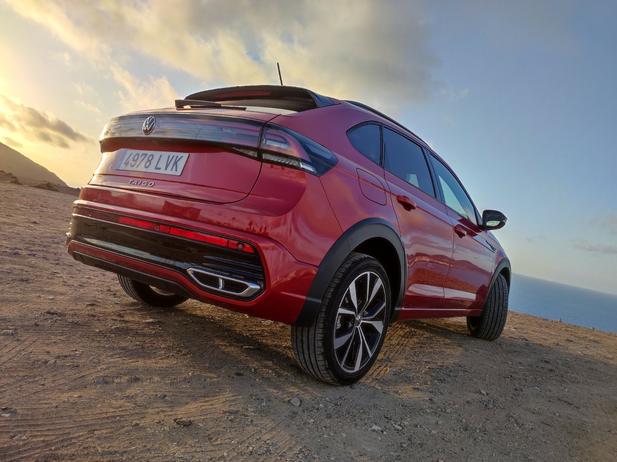 britoprensa's tweet photo. 🏁 Este finde hemos disfrutado del #volkswagen #taigo #rline en su versión más deportiva en un preciso color rojo intenso metalizado, que despertó la curiosidad de muchos.
🤔 ¿Sabías que Taigo deriva de la palabra Tigre🐅? 
https://t.co/mcOCsMHuSq https://t.co/TVJALP6ACg
