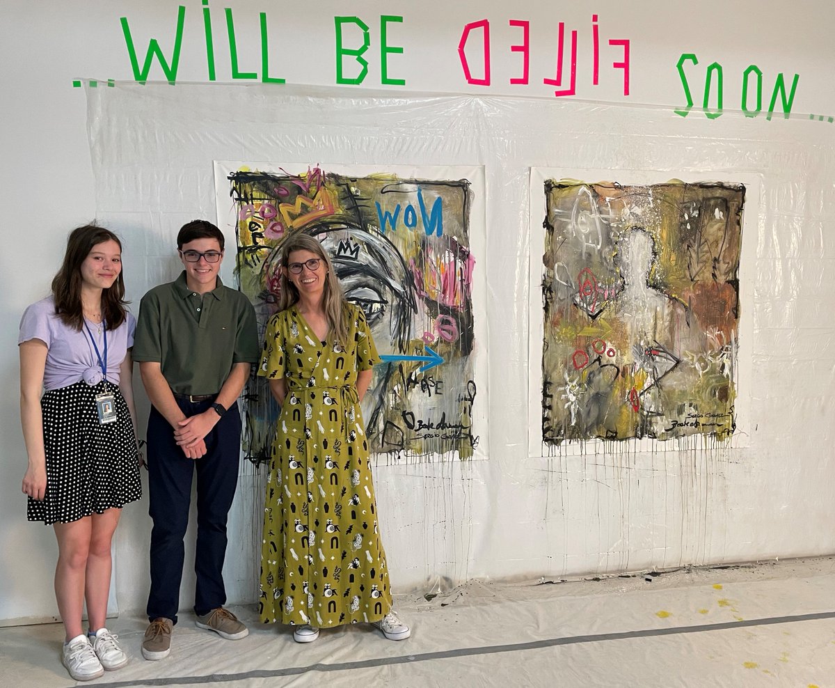 lyceechicago's tweet photo. Our 11th-grade German students recently went to @Dankhaus, the German American Cultural Center, to see the exhibition "Lost and Found" by Beate Axmann. They enjoyed meeting and asking the artist questions about her work. #CulturalFieldTrip #Multilingualism #HighSchoolHighlight https://t.co/6WTNd4AbKc