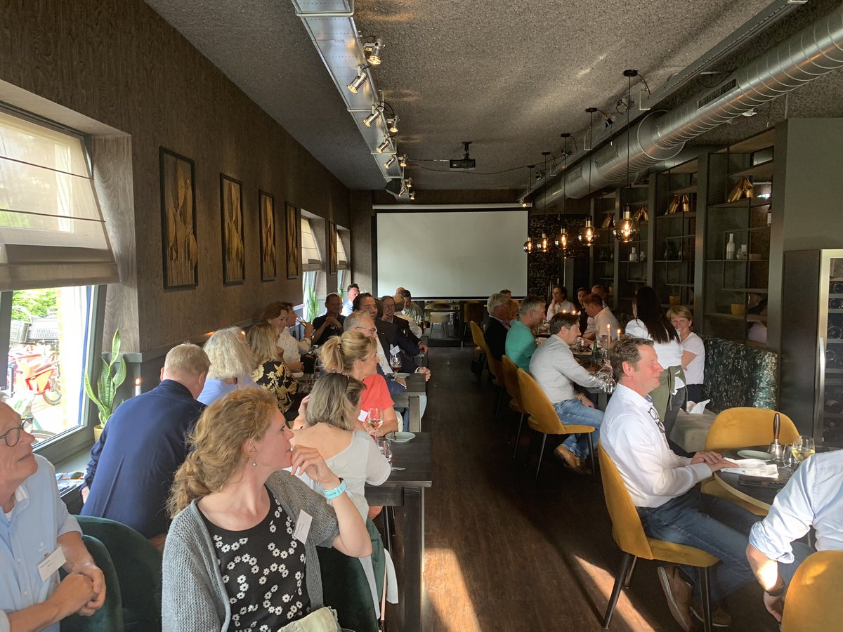 Volle bak vanavond met alle serviceclubs uit Leusden met een mooi inkijkje van chef de mission Carl Verheijen. En alle opbrengsten gaan naar zwemkleding voor de Oekraïners in Leusden. #teamNL #teamLeusden #petjeaf