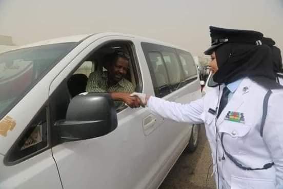 بمناسبة اسبوع المرور  مافي عرس جماعي لي بنات المرور ديل بدور لي عروس😂
ريتويت يمكن يصل لوحدي منهم