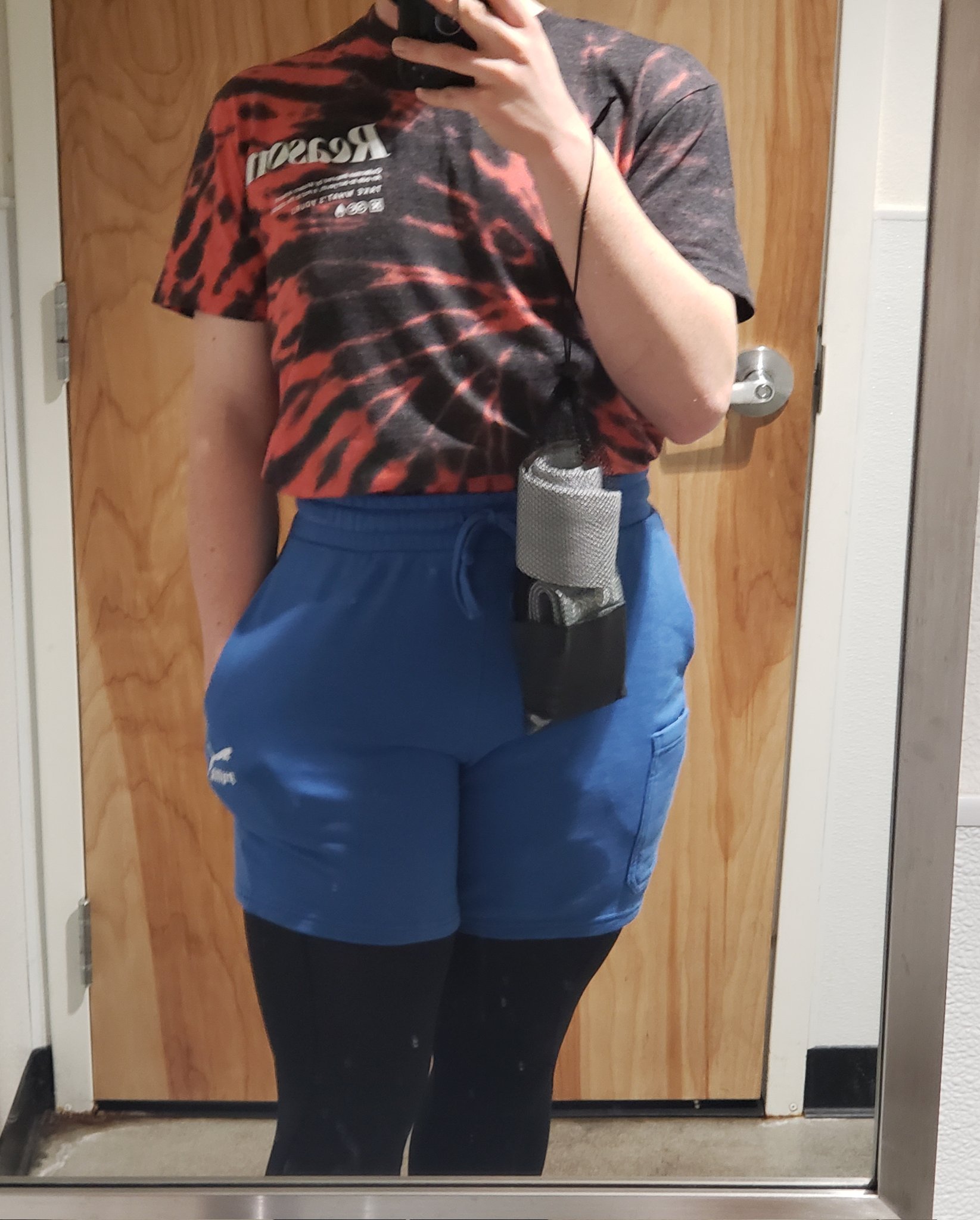 Charl;3 on Twitter "i feel so self conscious at the gym, im too thicc