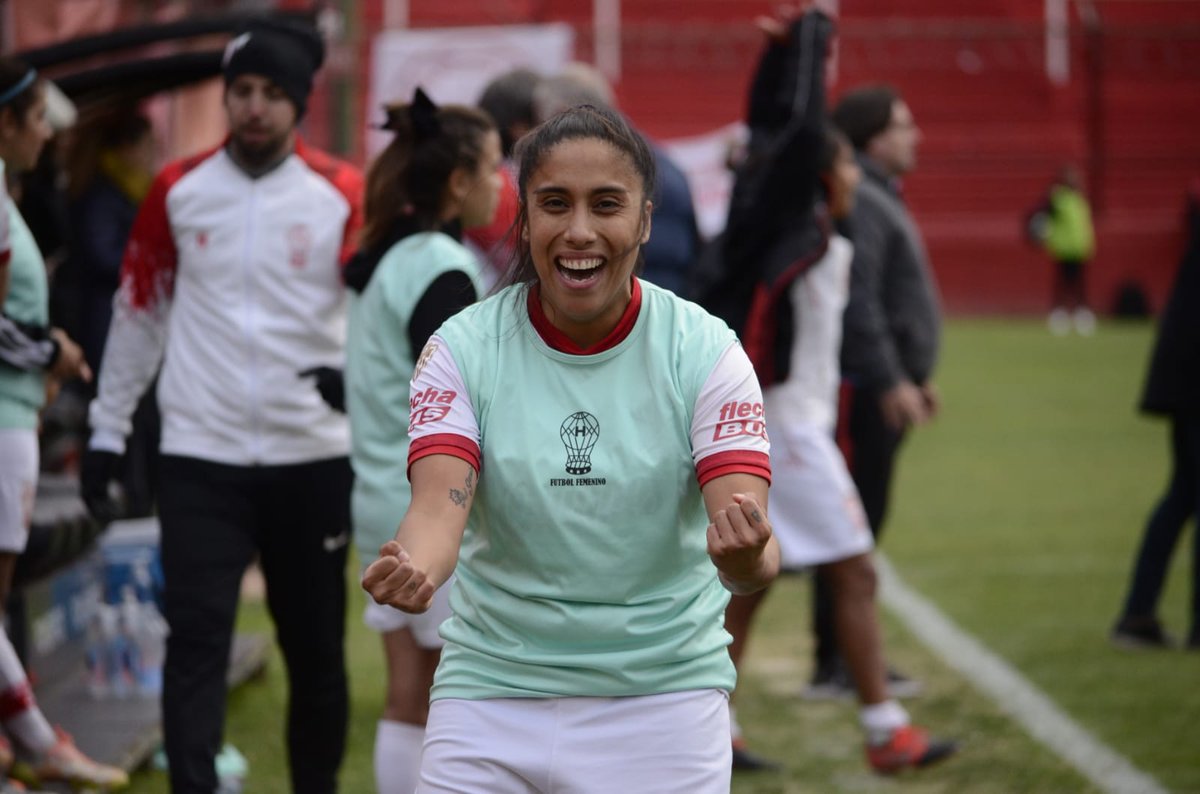 CAHuracan's tweet photo. #Huracán 🎈#FútbolFemenino

Que salen a ganar, quieren salir campeón, que lo llevan adentro, como lo llevo yooooooo ❤️

#VamosGlobo #VamosQuemeras 💪🏻 https://t.co/HKGRBDp6qR