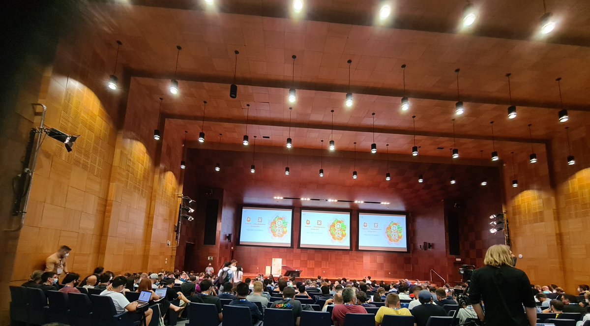 madgab's tweet photo. pre #KubeConEU check! The best of the day: meet your team again in person!  :) https://t.co/YiMuHsKrT5