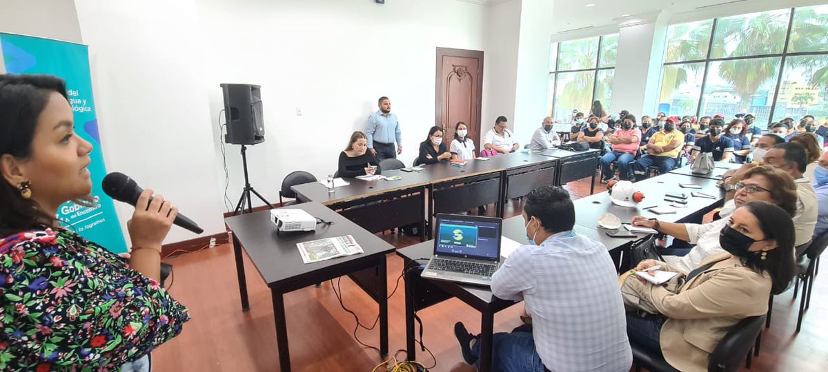 MAE_Zonal5's tweet photo. Durante el encuentro las empresas @InterciaEc, @FIBRANAC_SA @SeginusEc y #CITERA, dieron a conocer los distintos procesos del reciclaje que practican, encaminados hacia la #EconomíaCircular que se promueve a nivel nacional. #DíaMundialDelReciclaje♻️ https://t.co/sxR3q7jq92
