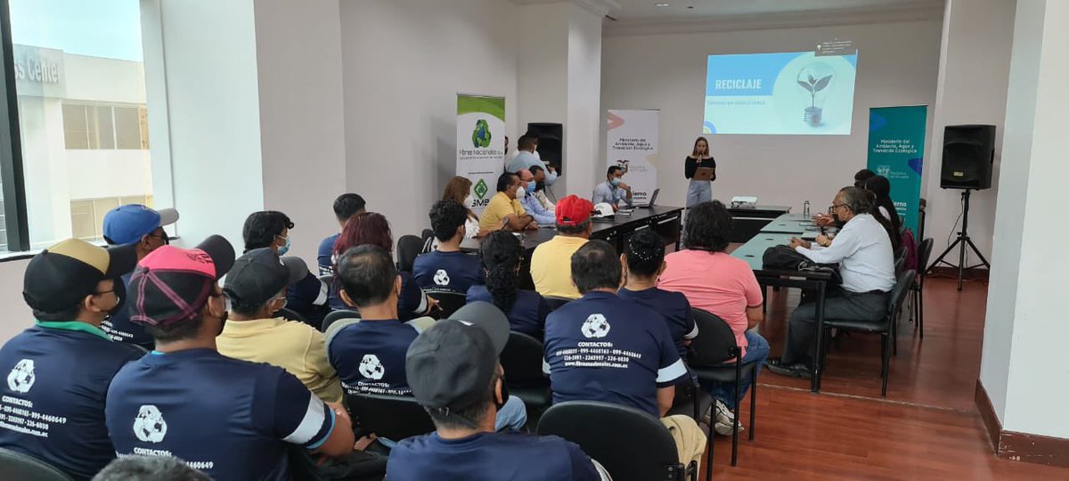 MAE_Zonal5's tweet photo. Durante el encuentro las empresas @InterciaEc, @FIBRANAC_SA @SeginusEc y #CITERA, dieron a conocer los distintos procesos del reciclaje que practican, encaminados hacia la #EconomíaCircular que se promueve a nivel nacional. #DíaMundialDelReciclaje♻️ https://t.co/sxR3q7jq92