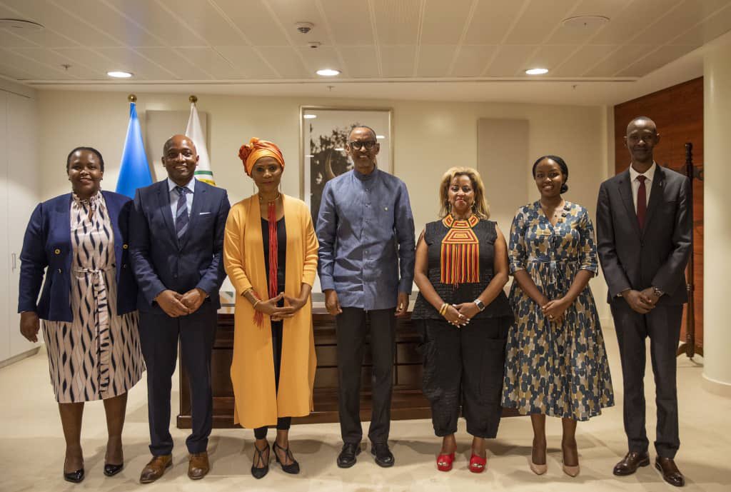 GomeraM's tweet photo. Fantastic meeting H.E. President @PaulKagame and senior government officials - we discussed opportunities to grow a new class of young entrepreneurs &amp; closing the gap that is preventing Africa from emerging as a knowledge super power. Really honoured to have had the opportunity. https://t.co/eK45GyBoHN