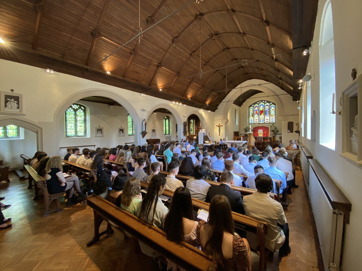 JOASixthForm's tweet photo. Today we celebrated the Y13 Class of 2022 ⚜️

We wish them all well with their upcoming exams and look forward to further celebrations at their Prom and Results day. 

@Joa_official https://t.co/0tN88gHRTk