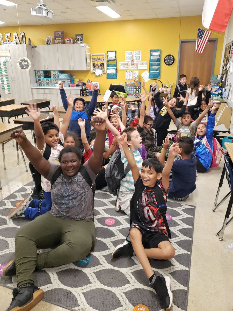 mrs_pompaclass's tweet photo. STAAR IS DONE!!! 🥳🥳🥳 #pvlionpride #Pompa3rdgrade https://t.co/rRjIwvVO2B