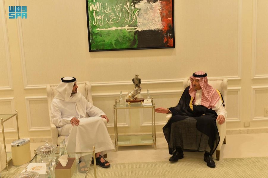SPAregions's tweet photo. نائب وزير الخارجية يقدم واجب العزاء في وفاة الشيخ خليفة بن زايد.
https://t.co/ny5e2NhYRu
#واس_عام https://t.co/CdYtiqYdqD