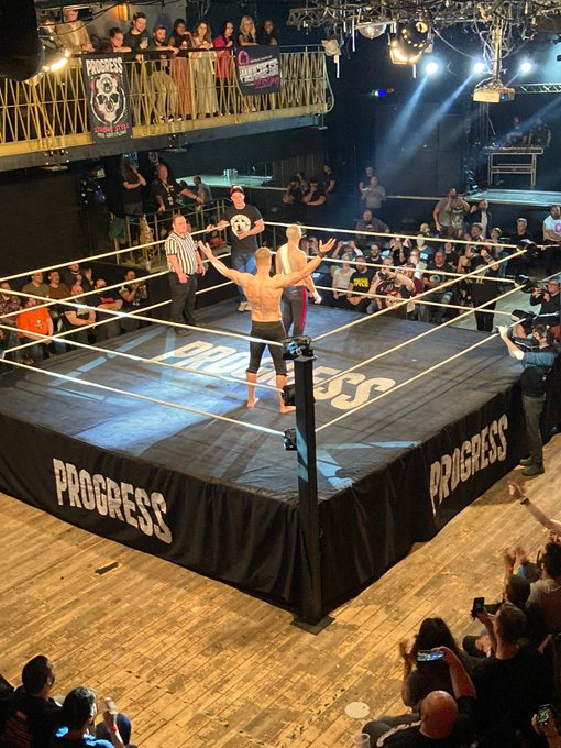 global_catch's tweet photo. [Resultats] @ThisIs_Progress Chapter 134 :

- Tables Match: @alexxisfalcon bat @SkyeSmitson

- Ricky Knight Jr. bat Leon Slater

- @RavenCreed_ bat @_theyaremax_

- @CaraNoirPW VS Spike Trivet se finit en double DQ

#Chapter134 https://t.co/0Axlh5NO9j