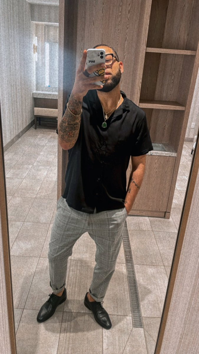 Jatorielaprie_'s tweet photo. #TorieTuesday #FsEmployee #BuisnessCasual 😎🙏🏽 https://t.co/UovtlnbNNY