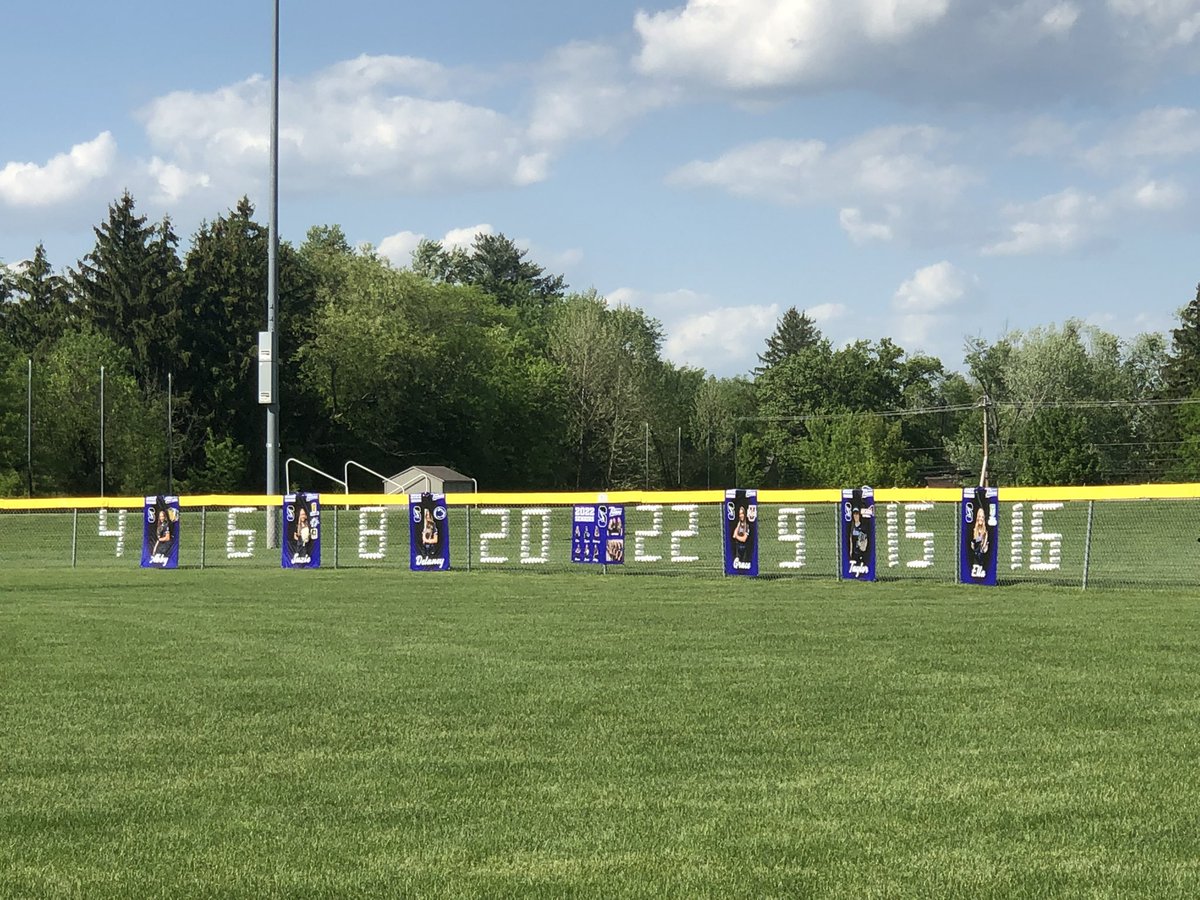SLPMadness's tweet photo. Congratulations @cbsvsoftball Seniors! #titansoftball https://t.co/UcOEWKkv4t