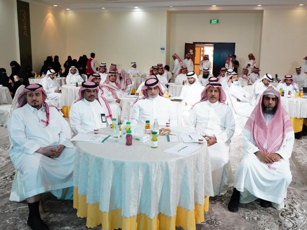 nbranorth's tweet photo. #ملتقى_الجمعيات_الأهلية_بالحدود_الشمالية برعاية مدير عام فرع وزارة الموارد البشرية والتنمية الاجتماعية بـ #الحدود_الشمالية الأستاذ خالد الرميخاني
و مثل جمعية المتقاعدين في هذا الملتقى المدير التنفيذي أ. محمد طاهر العنزي و سكرتيرة الجمعية أ. نوال محمد العنزي https://t.co/Inn8hAHj5o