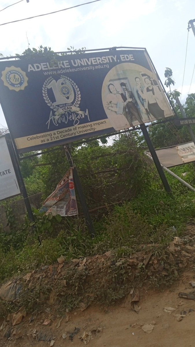 Casting_adeleke's tweet photo. If you've ever wondered why a BIG school like Adeleke would have a very SMALL signboard...
Wonder no more
Just take a peek into the school and see by yourself.
(If Trenches was a school)
#castingadeleke https://t.co/yfT02FhaN7