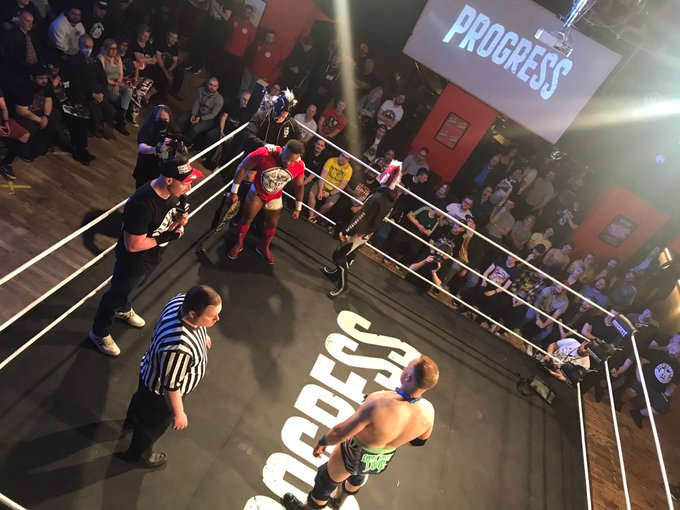 global_catch's tweet photo. - @TheJonGresham a Γ©tΓ© dΓ©mis de son PROGRESS World Title Γ cause d'une interfΓ©rence de @KidLykos.
- Super Strong Style 16 Qualifying Match: @imsomunny bat @KidLykosII
#Chapter134 https://t.co/G24KkFTWmB