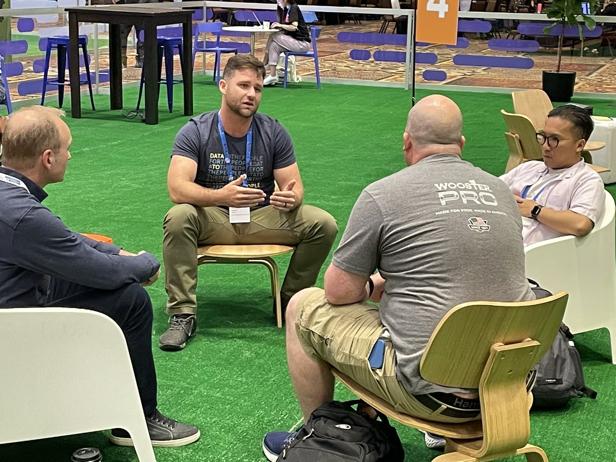 IndianaMPH's tweet photo. One of our data rockstars, Dakota, hosted a @tableau braindate today at #Data22 Conference. https://t.co/gbFN8F5RNU