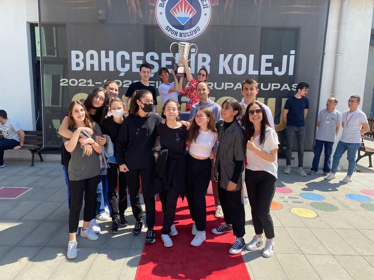 BTeamtema's tweet photo. #FIBAEuropeCup Şampiyonluk Kupası Atakent Tema Kampüsümüzde! Red Dragons Takımını kutlarız! #sampiyonbahcesehir https://t.co/1WhcqZeaQP