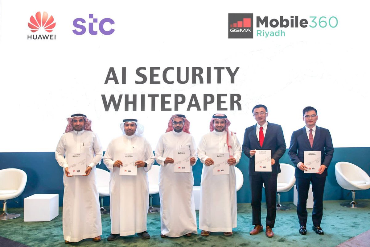 Haithem1977's tweet image. تم تأليف ورقة علمية مشتركة بين #stc و #Huawei حول استخدام الذكاء الاصطناعي في مجال أمن البيانات وتم نشرها في اليوم الأول لمؤتمر #Mobile360. #بكم_نفخر