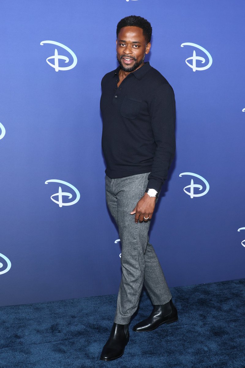 OnTheRedCarpet's tweet photo. .@quintabrunson, @kumailn and @DuleHill have arrived at the 2022 ABC Disney Upfront at Basketball City Pier 36 in New York City.
(Photo: Dia Dipasupil/Getty Images) #abcupfronts https://t.co/2GE6kD6TNn