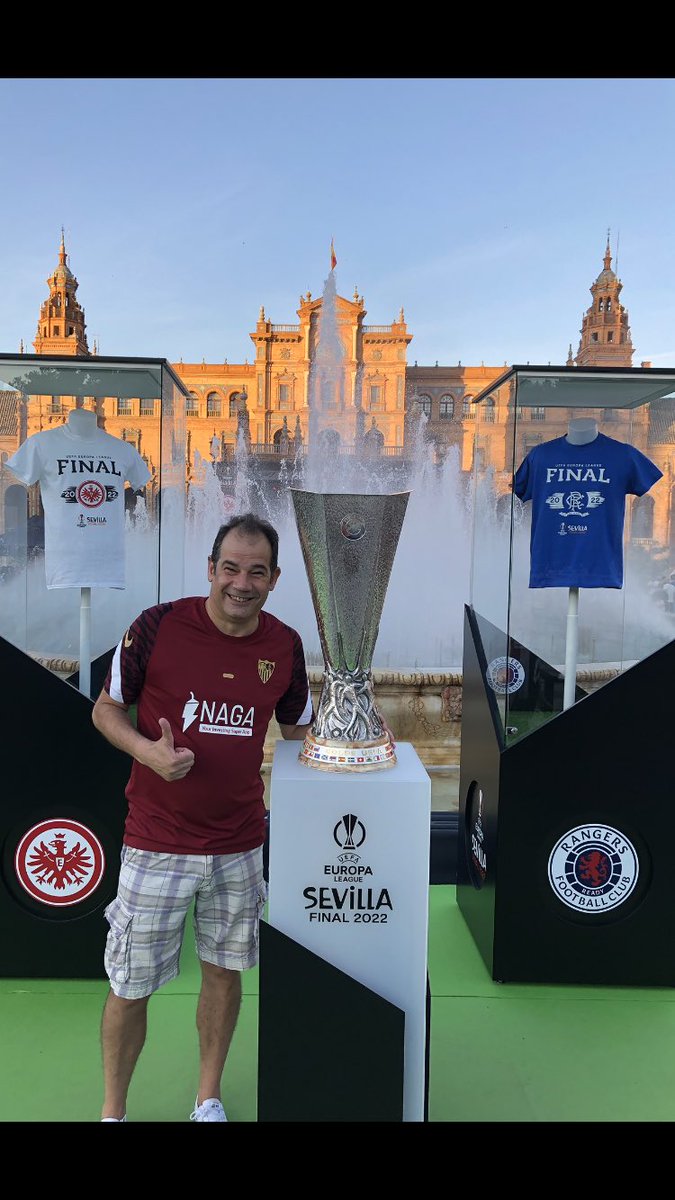 10Nane's tweet photo. #Micaasa #MiCopa #FinalSevilla @EuropaLeague https://t.co/IftsJQ2t8y