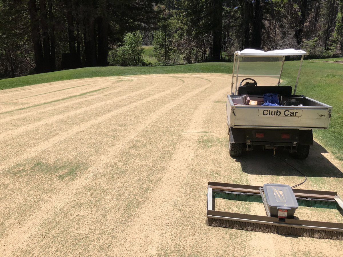 BCGCSuper's tweet photo. Top dressing greens today https://t.co/KWOzuwebxx