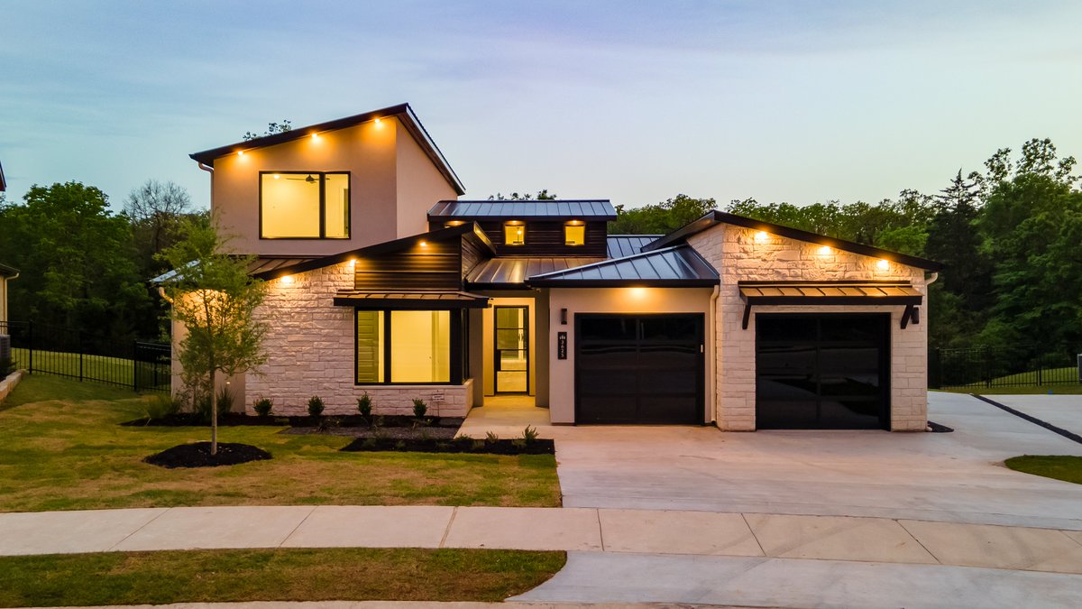 Your MSHomes patio is always ready to host guests! 

For more information on Murphy Signature Homes click this link: murphysignaturehomes.com

#msh #texashomes #outdoorliving #texas #luxuryhomes #luxurylifestyle