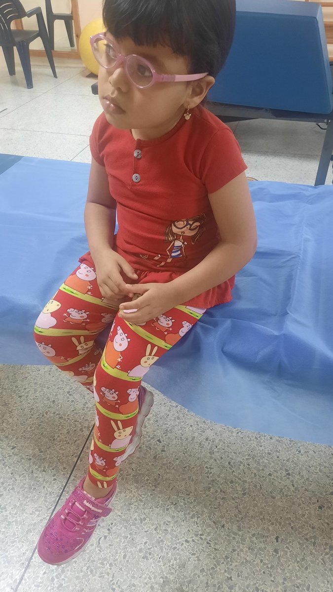 mariani87784922's tweet photo. Ruego un RT para llegar a personas dispuestas a brindarme su colaboración para costear , tratamientos indefinidos , estudios , examenes , consultas , terapias soy una niña de condición queriendo ser feliz y sana 🙏. 
No cuento con los recuersos necesarios para todo lo requerido. https://t.co/wYB9skMTmj
