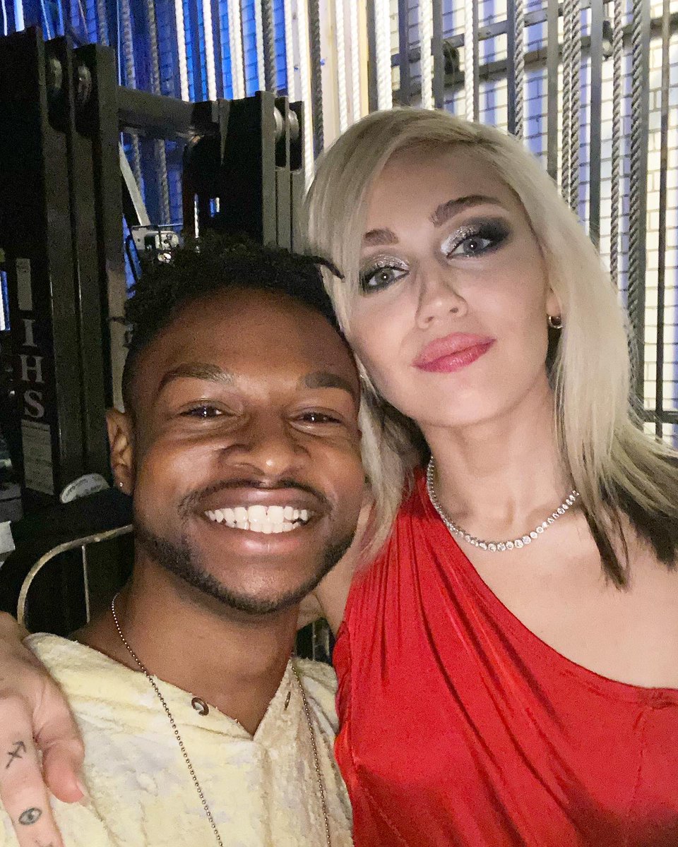 SIRWASHINGTON's tweet photo. I think my smile pretty much says it all. Still can’t believe I actually met the one and only @MileyCyrus yesterday. I had the pleasure of watching her perform “Wrecking Ball” from the side of the stage once my numbers were finished. She was so genuine and nice. https://t.co/l0aVn2fcPJ