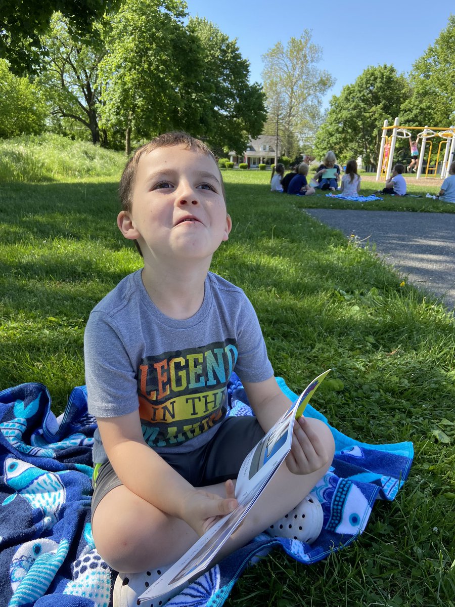 FCPS_JenTrueK's tweet photo. We did reading groups Oo-outside for our end of year backward alphabet countdown! #NMWRoars https://t.co/sECW9mrTe0