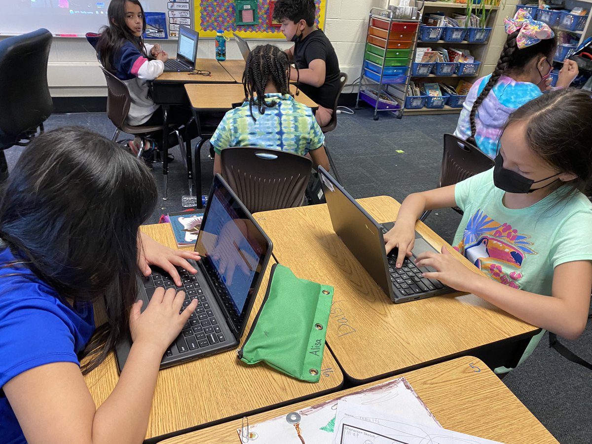 MrsFoley_SD54's tweet photo. Thankful Day means writing emails to teachers we are thankful for…past &amp; present. ❤️ #Thankful @HanoverHuskies https://t.co/o9cWQLGodB