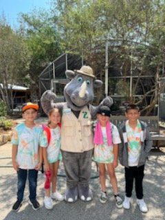 Mrs_Saltibus's tweet photo. Our 3rd graders had an amazing time on @SanAntonioZoo field trip! Thank you to all the parents that volunteered! @3rdRangers @NISDHenderson https://t.co/38jXWRdBz9
