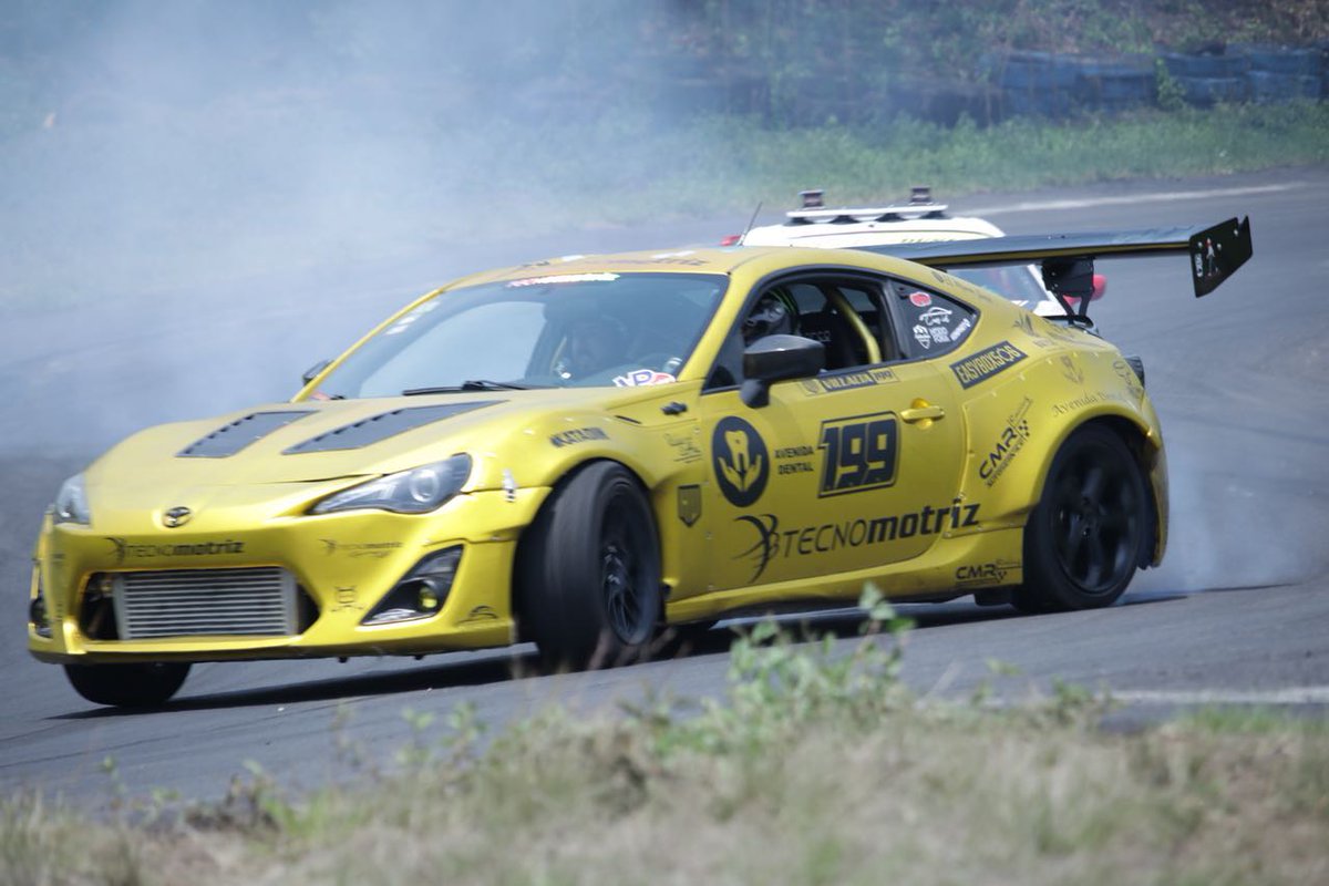 ToyotaCR's tweet photo. El #Supra de @mariodrifter y el #GT86 de "Toto" Villalta fueron los Toyotas ticos en la exhibición de dfift dentro del evento "Concentracion Toyota" realizada el fin de semana en el autódromo el Jabalí en El Salvador. https://t.co/fAWPCmeuVi